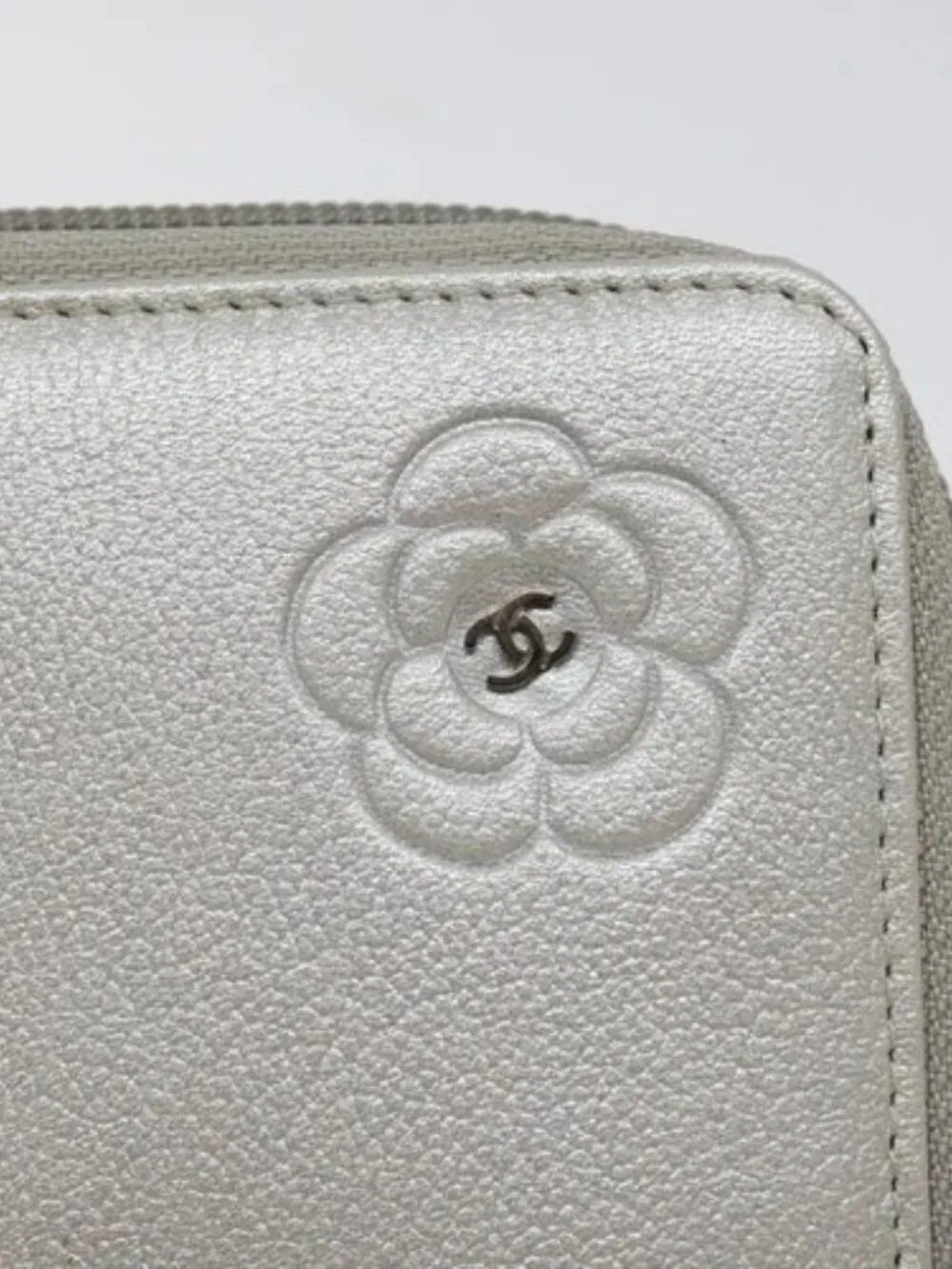 CHANEL Camelia Long Wallet Leather Silver CC Auth am7960